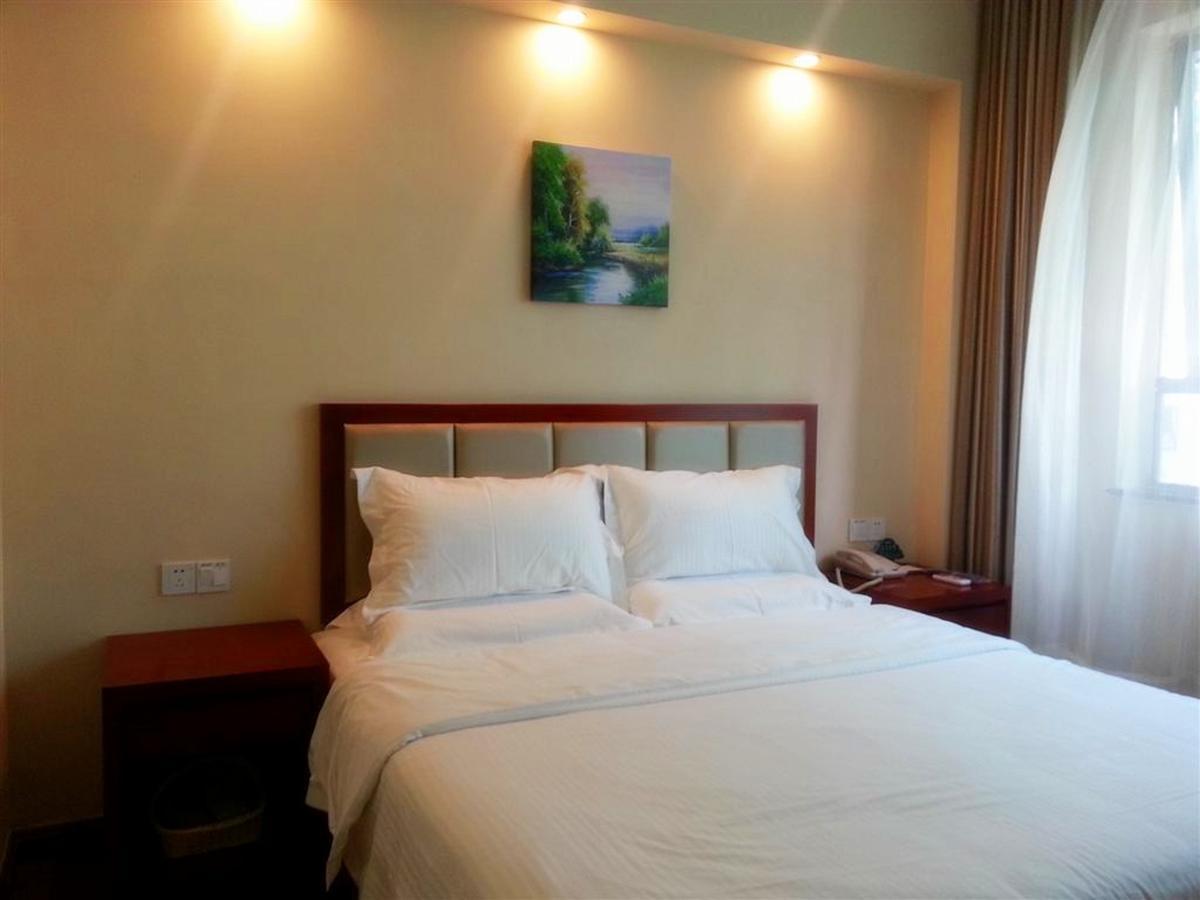 Greentree Inn Shanghai Expo Site South Yanggao Road Subway Station Express Hotel Exteriör bild