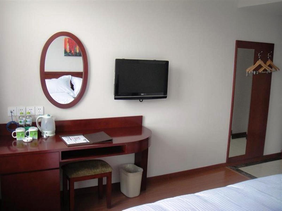 Greentree Inn Shanghai Expo Site South Yanggao Road Subway Station Express Hotel Exteriör bild
