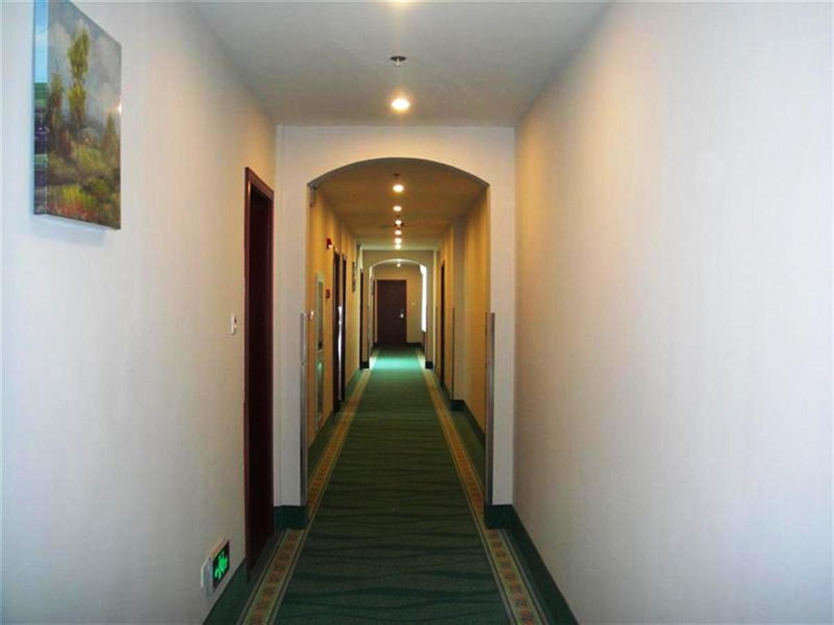 Greentree Inn Shanghai Expo Site South Yanggao Road Subway Station Express Hotel Exteriör bild